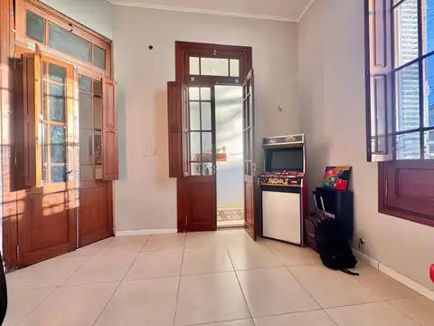 Casa 6 ambientes con 1 baño