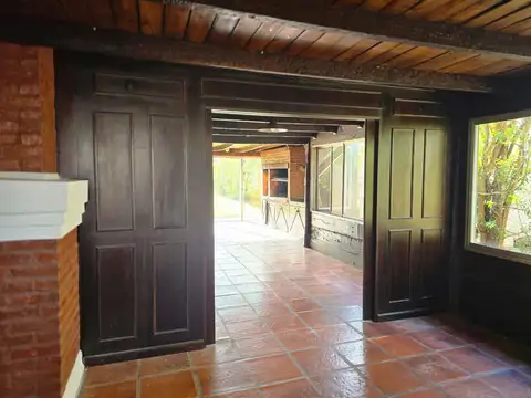 Casa 5 ambientes con 2 baños