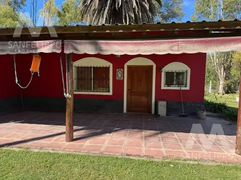 Casa Quinta / Chacra  de 2 hectáreas en venta con Pileta en  Ranchos - Alegre