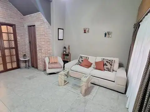 Depto Tipo Casa en Venta de 5 ambientes