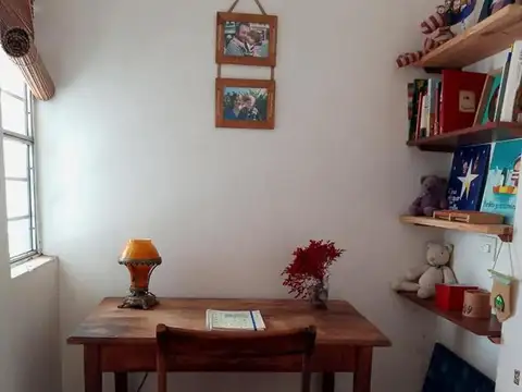 Avenida Carlos Calvo 1600, Piso 1