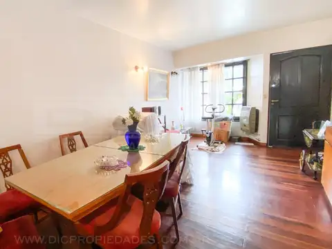 Casa 5 ambientes con 1 baño