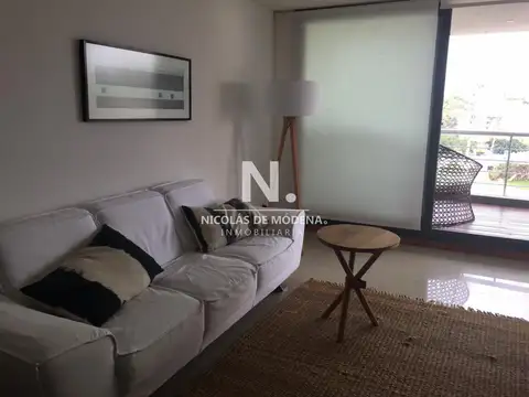 Apartamento en Venta de 2 dormitorios a cuadras del mar , Punta del este 