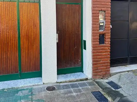 Calle 35 e/ 4 y 5 al 400
