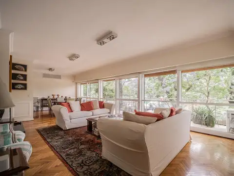 Departamento en venta en Palermo Nuevo. 3 dorm. Balcon terraza. 2 cocheras. Seg. 24hs.