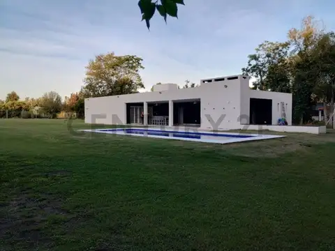 LOS ZORZALES Y LAS CALANDRIAS, CASA QUINTA EN VENTA DE 4 DORMITORIOS, ALTURA KM