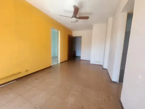 Departamento en Alquiler en Abasto, $ 400.000