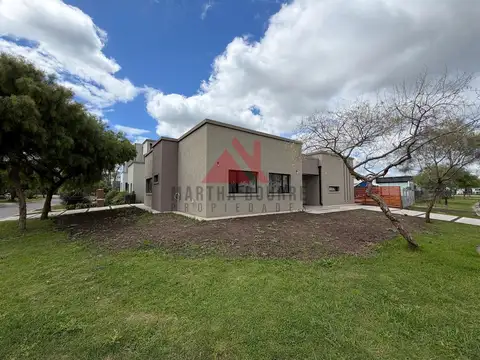 San Ramon, Pilar del Este 100