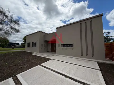 Casa  en Venta en San Ramón, Pilar del Este, Pilar
