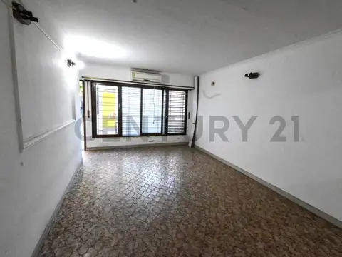 SARRATEA 2400, Piso 0