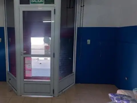 Local en Alquiler en Remedios De Escalada, $ 370.000