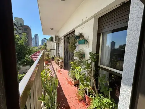 VENTA DEPTO 5 AMB C/ COCHERA EN BANFIELD- LUMINOSO