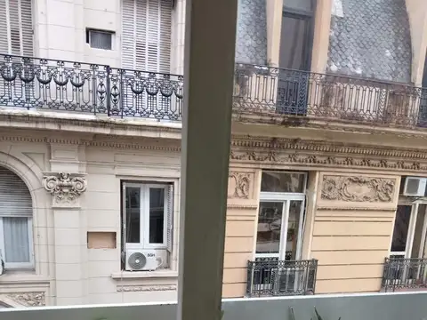 Venta 2 Ambientes LUMINOSO excelente . ubicación al Frente