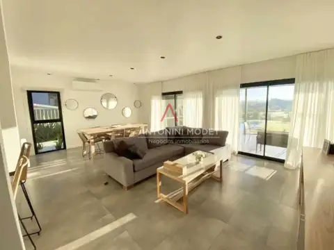 Casa en Alquiler en Pilar del Este - Santa Elena, USD 1.200