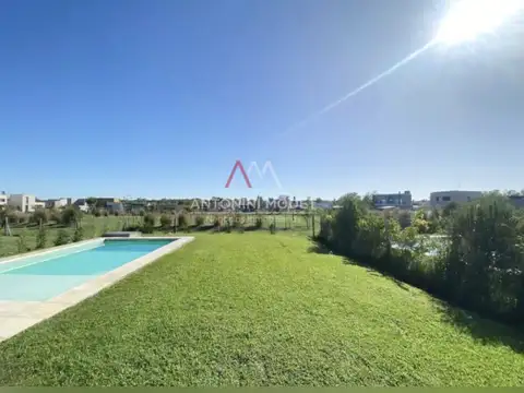 Casa en Alquiler de 3 dormitorios