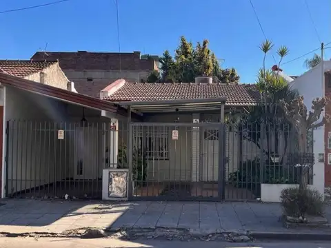Casa 4 ambientes en venta