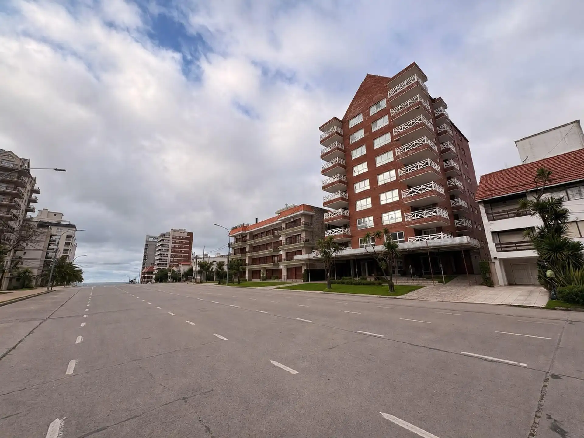 Departamento en excelente ubicacion de Av. Colon