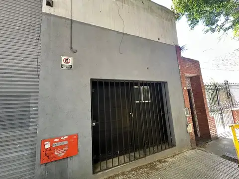 PH Tipo Casa tres ambientes con terraza en alquiler