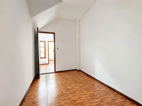 Depto Tipo Casa 4 ambientes con 1 baño