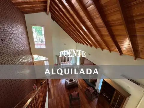 Casa en Alquiler con 2 cocheras