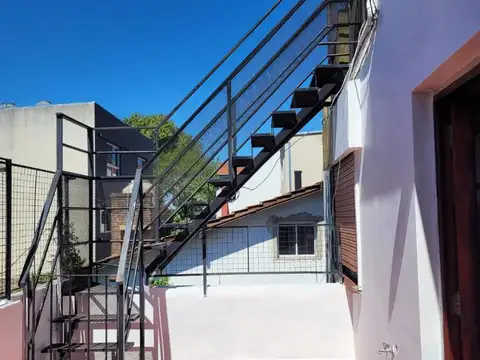 Depto Tipo Casa 4 ambientes con 1 baño