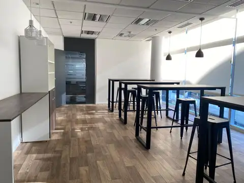 Oficina en Alquiler con 10 cocheras