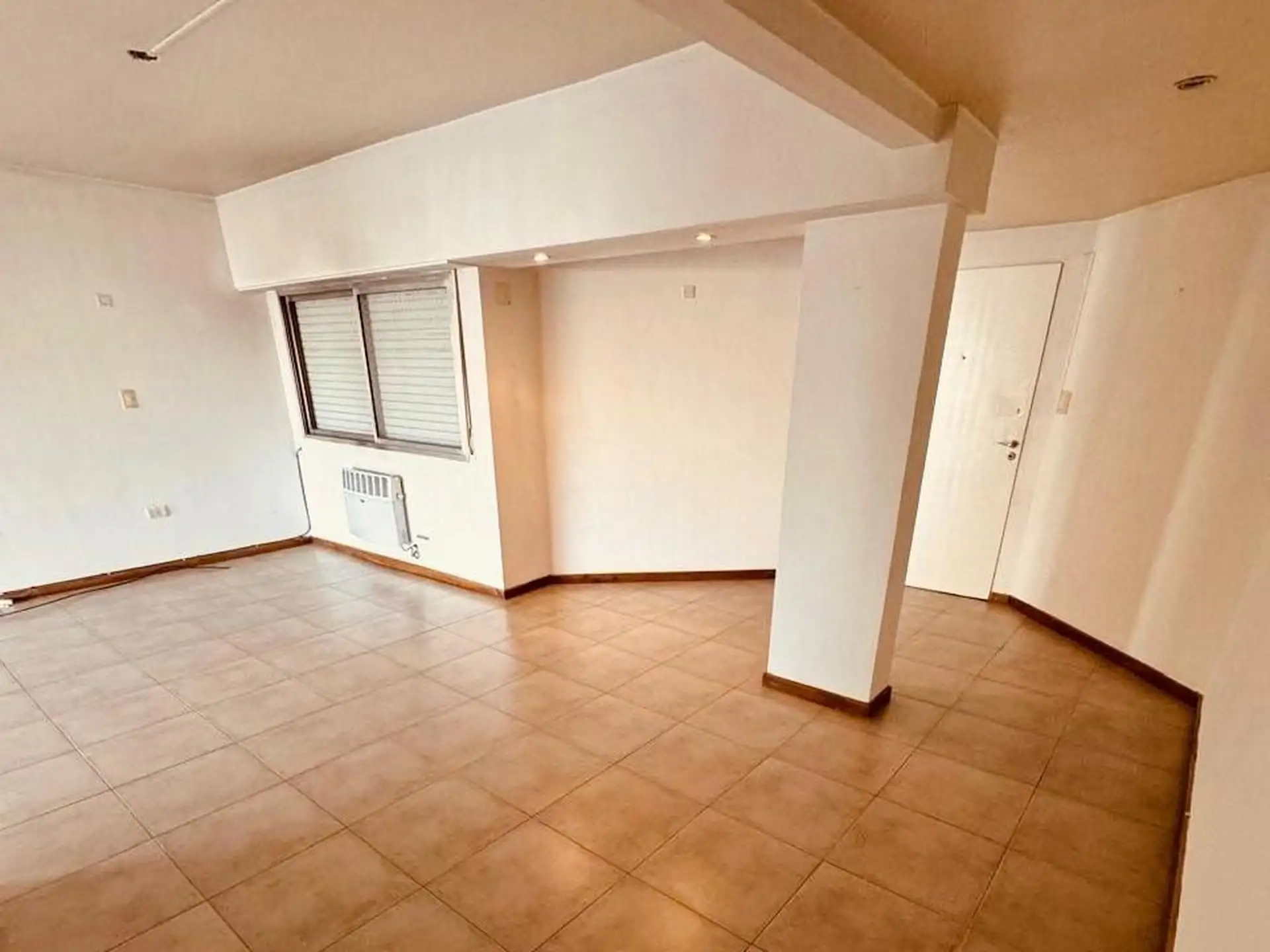 Departamento de tres ambientes en séptimo piso