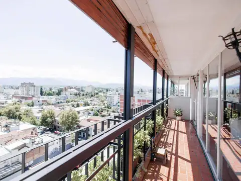Departamento en alquiler c/ cochera en Dean Funes 384 300