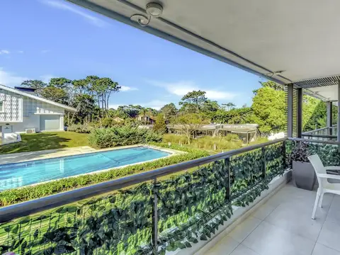 Venta Apto en Punta del Este con parrillero