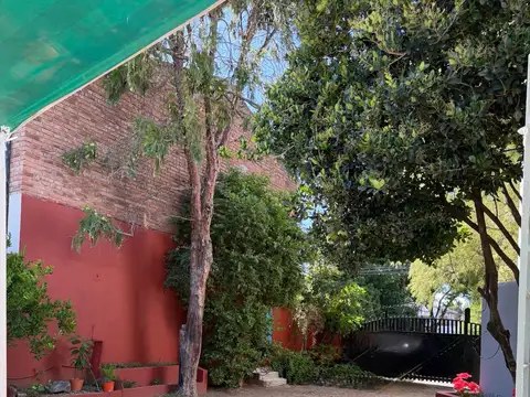 Casa 11 ambientes con 3 baños