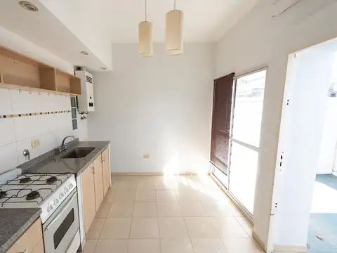 DEPARTAMENTO DOS DORMITORIOS VENTA LA PLATA PATIO