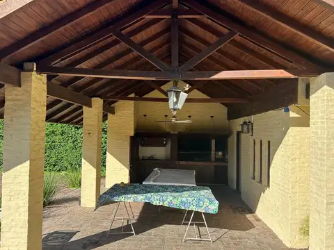 Casa Quinta en Venta – Barrio El Cazador, Escobar