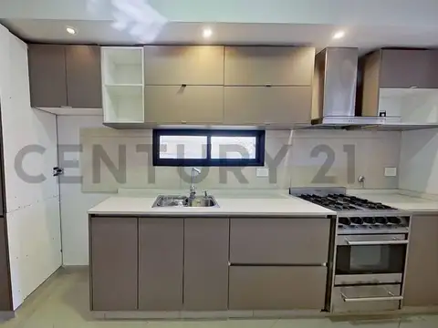 Casa en Venta en Flores Sur, USD 182.000