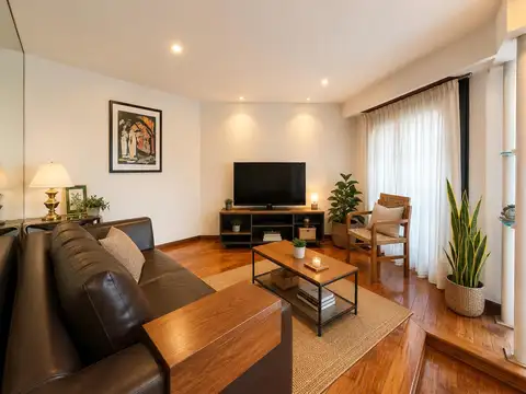 Venta duplex de tres dormitorios con balcón frente a la plaza lopez. Rosario, Abasto