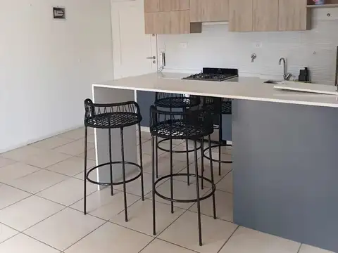 Departamento en Alquiler en Pompeya, $ 850.000