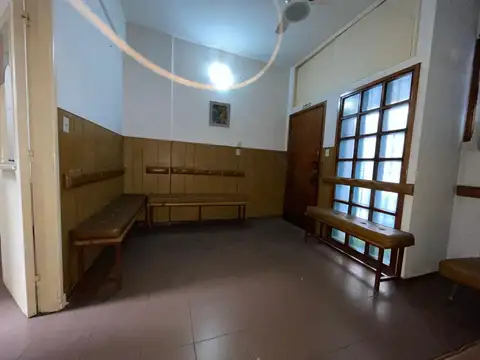 CONSULTORIO EN VENTA-AVELLANEDA CENTRO-77M2