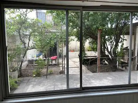Depto Tipo Casa en Alquiler en Villa Dominico, $ 650.000