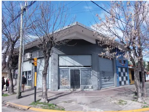 Venta departamento y dos locales con rentabilidad