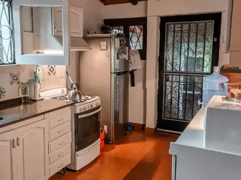 Casa 5 ambientes con 3 baños