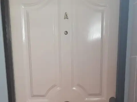 Departamento 2 ambientes, 1* piso al frente con patio