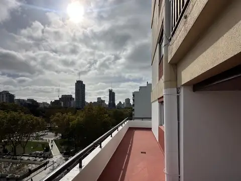 Venta Departamento 4 ambientes con terraza y cochera. Zona centro