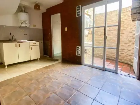 Monoambiente en C. Moreno 3100 - Patio Seco, Cocina y Baño