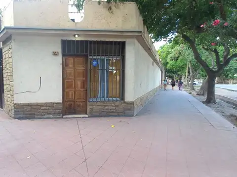 Avenida Bartolomé Mitre 900