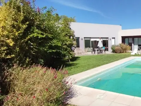 Casa en Venta en Mayor Drummond, Lujan de Cuyo
