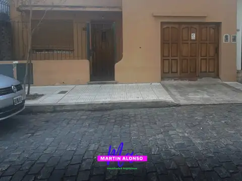 Venta Ph 2 ambientes con patio y cochera