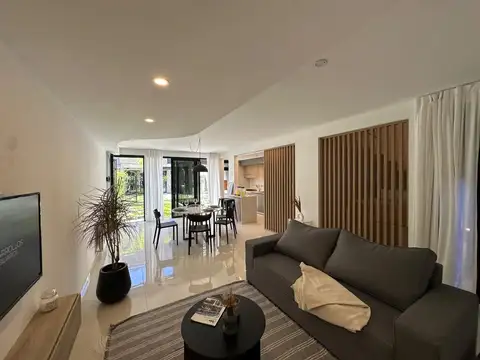VENDO CASA DE 4 DORMITORIOS EN FISHERTON - WILDE BIS 455