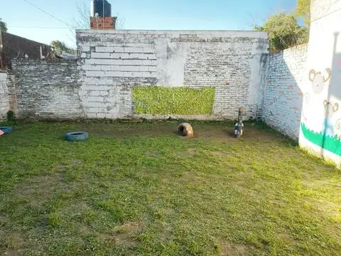 Casa con amplio jardín, zona oeste