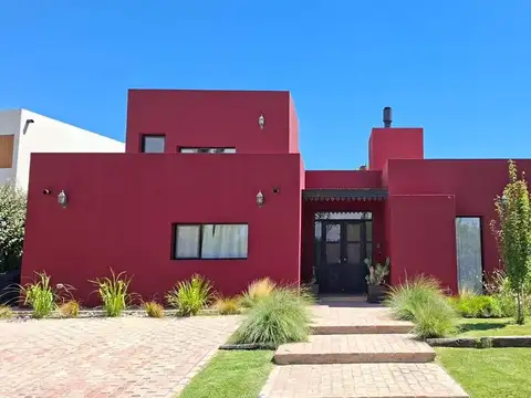 CASA EN ALQUILER BARRIO PRIVADO SAUCES DEL LIMAY