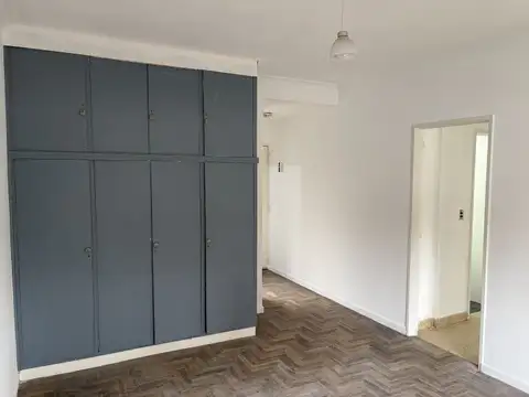 TRES SARGENTOS 1200 , Piso 0