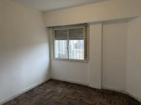 TRES SARGENTOS 1200 , Piso 0